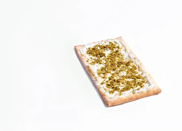 منقوشة لبنة وزعتر
